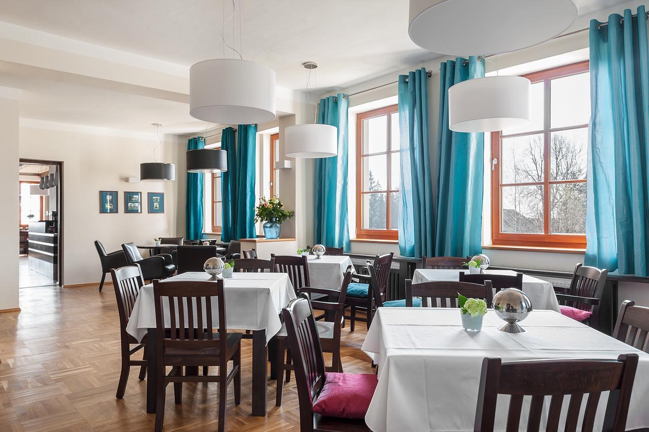 Aneta Hotel & Restaurant Vítkovice Exteriör bild