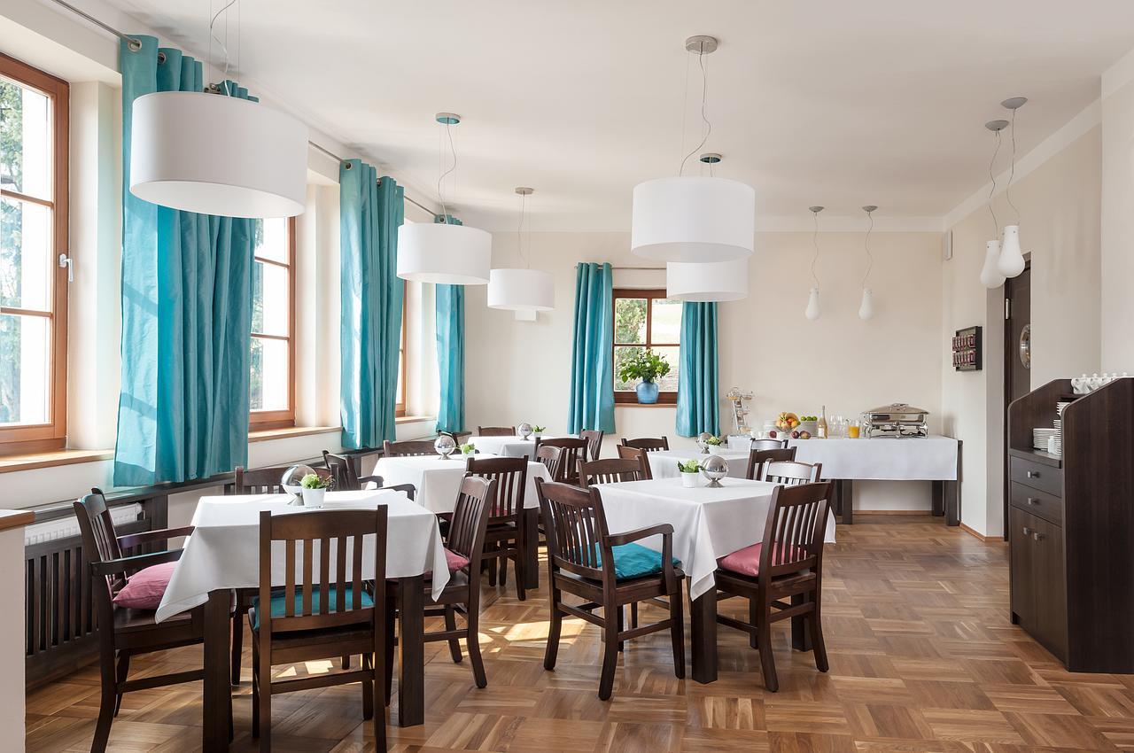 Aneta Hotel & Restaurant Vítkovice Exteriör bild