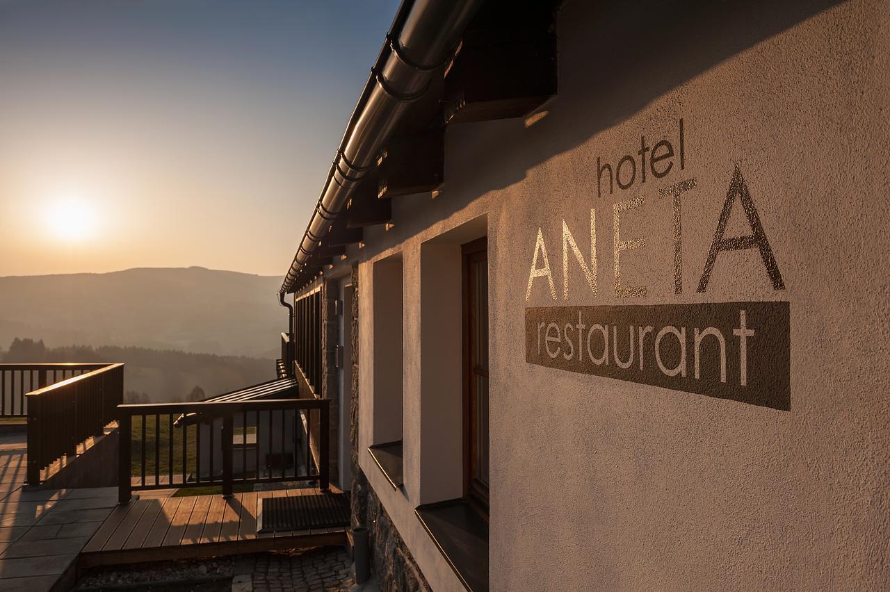 Aneta Hotel & Restaurant Vítkovice Exteriör bild